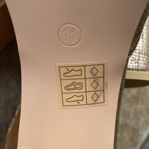 N.Y.L.A. Olysing Metallic Rose Gold T-Strap Block Heel Shoes Women's Size 11 - Picture 5 of 9